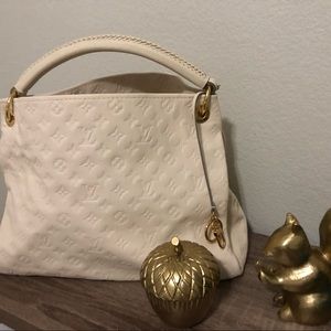 LOUIS VUITTON ARTSY MM EMPREINTE  IVORY HOBO BAG.